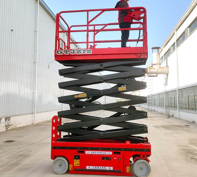 桑日自行走移动式升降机