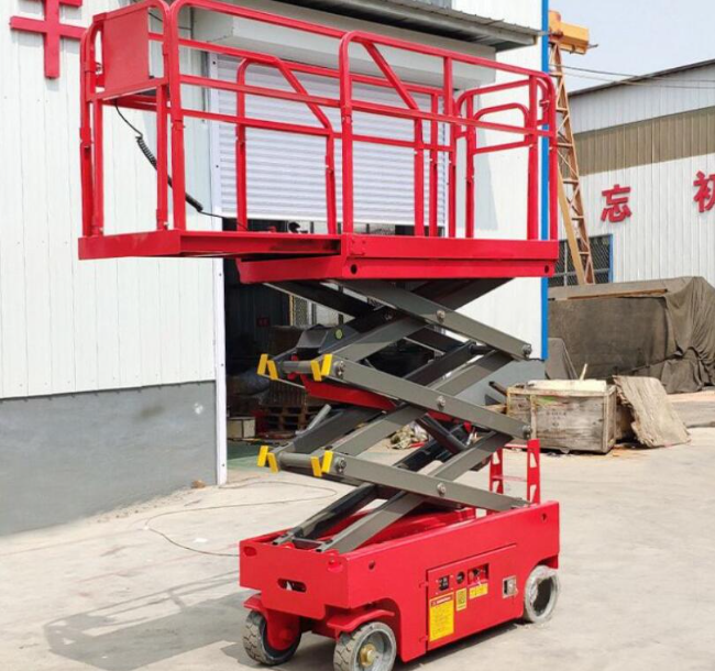 桑日移动剪叉式升降机