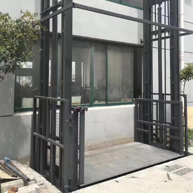 桑日5吨室外升降货梯